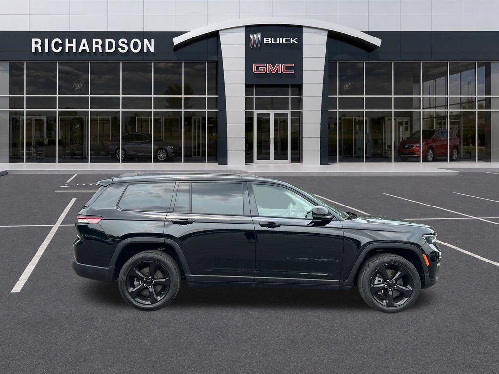 Used 2023 Jeep Grand Cherokee L Limited w/ Black Appearance Package AWD/4WD image 7