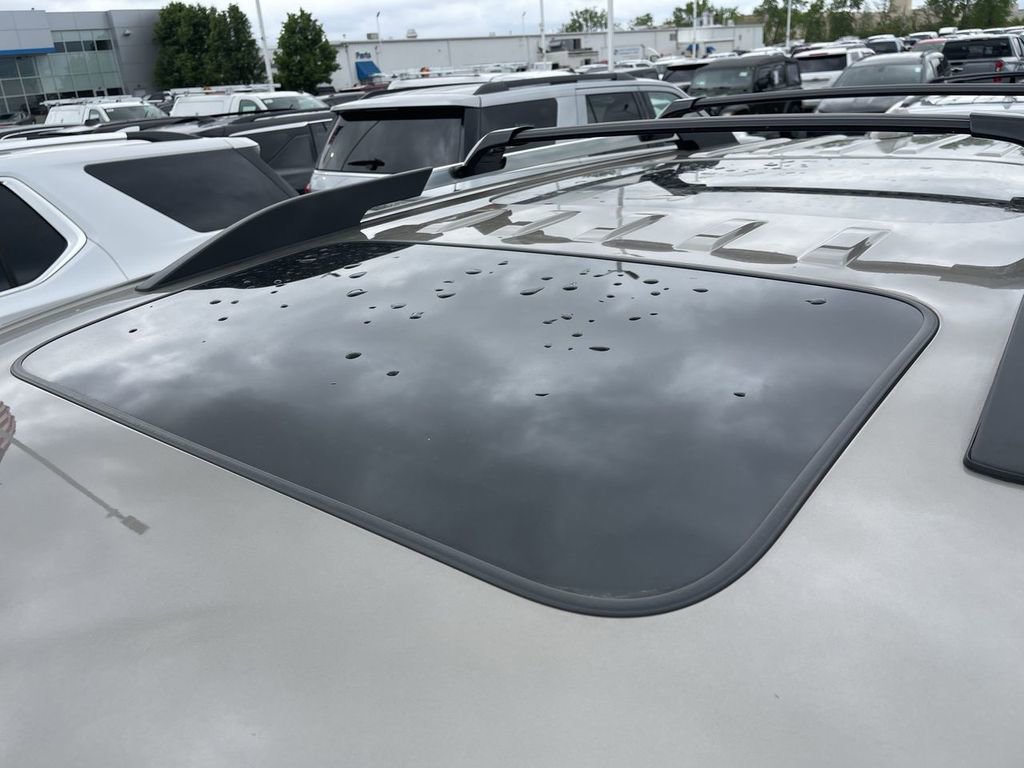 Used 2022 GMC Acadia Denali w/ Denali Ultimate Package image 11