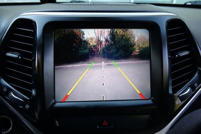 Used 2015 Jeep Cherokee Latitude image 25