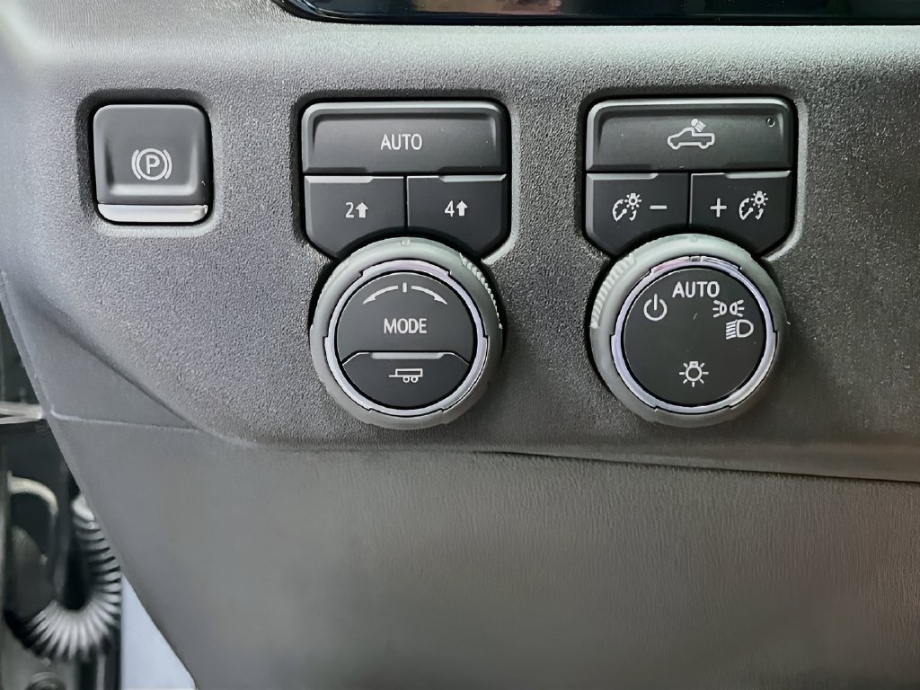 Used 2025 Chevrolet Silverado 1500 LT w/ LPO, Liner Protection Package AWD/4WD image 10