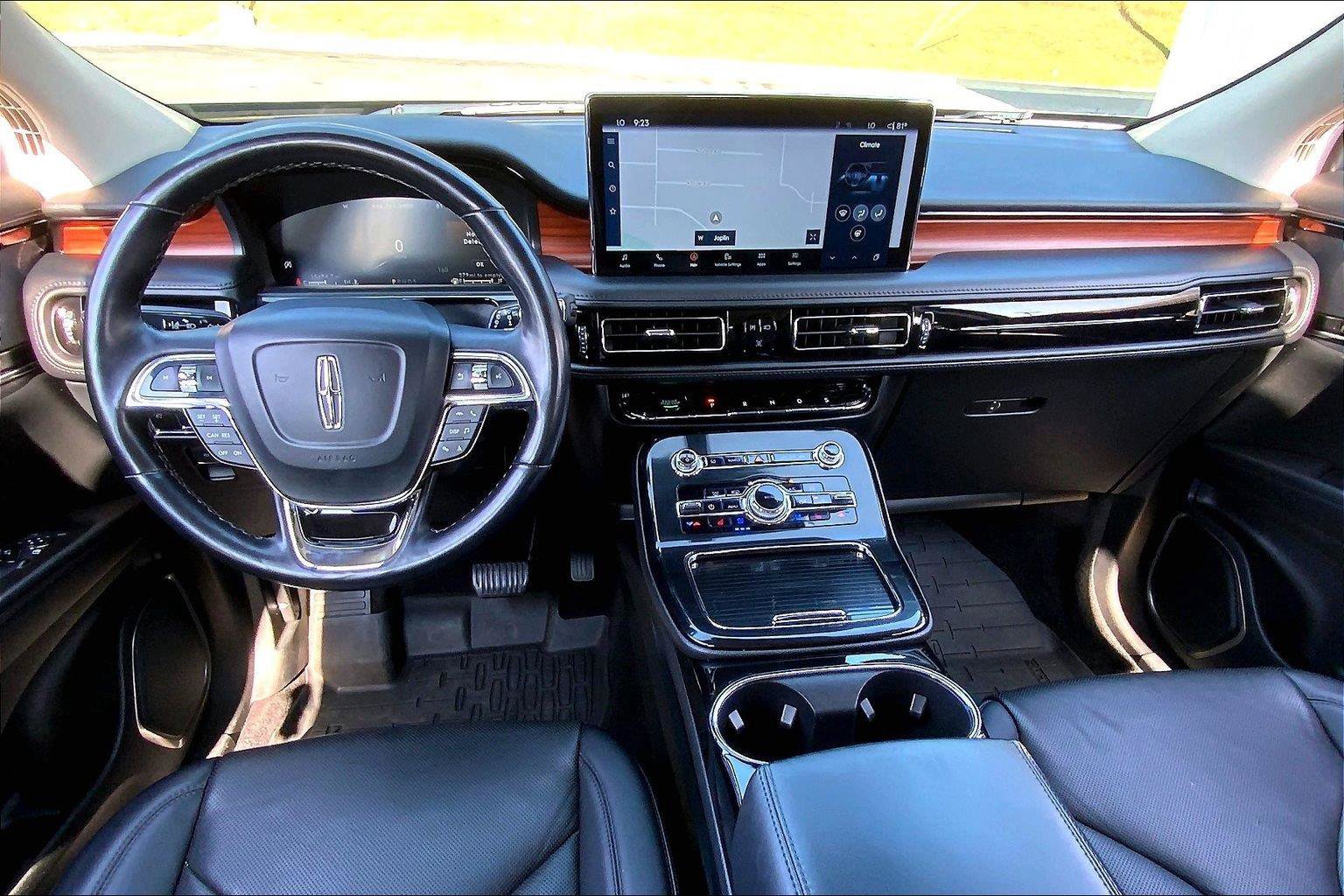 Used 2023 Lincoln Nautilus Reserve AWD/4WD image 13