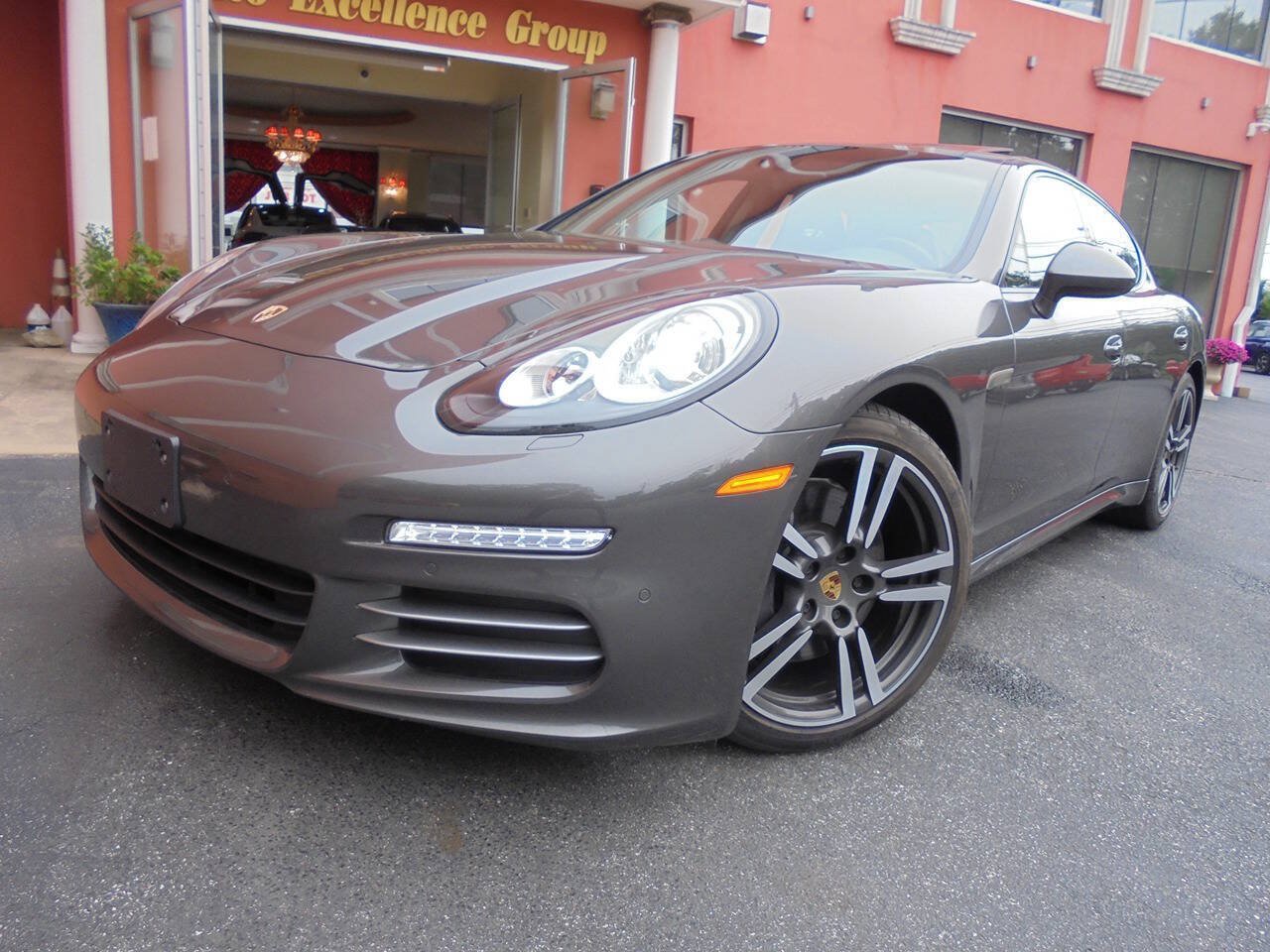 Used 2015 Porsche Panamera 4 AWD/4WD image 45