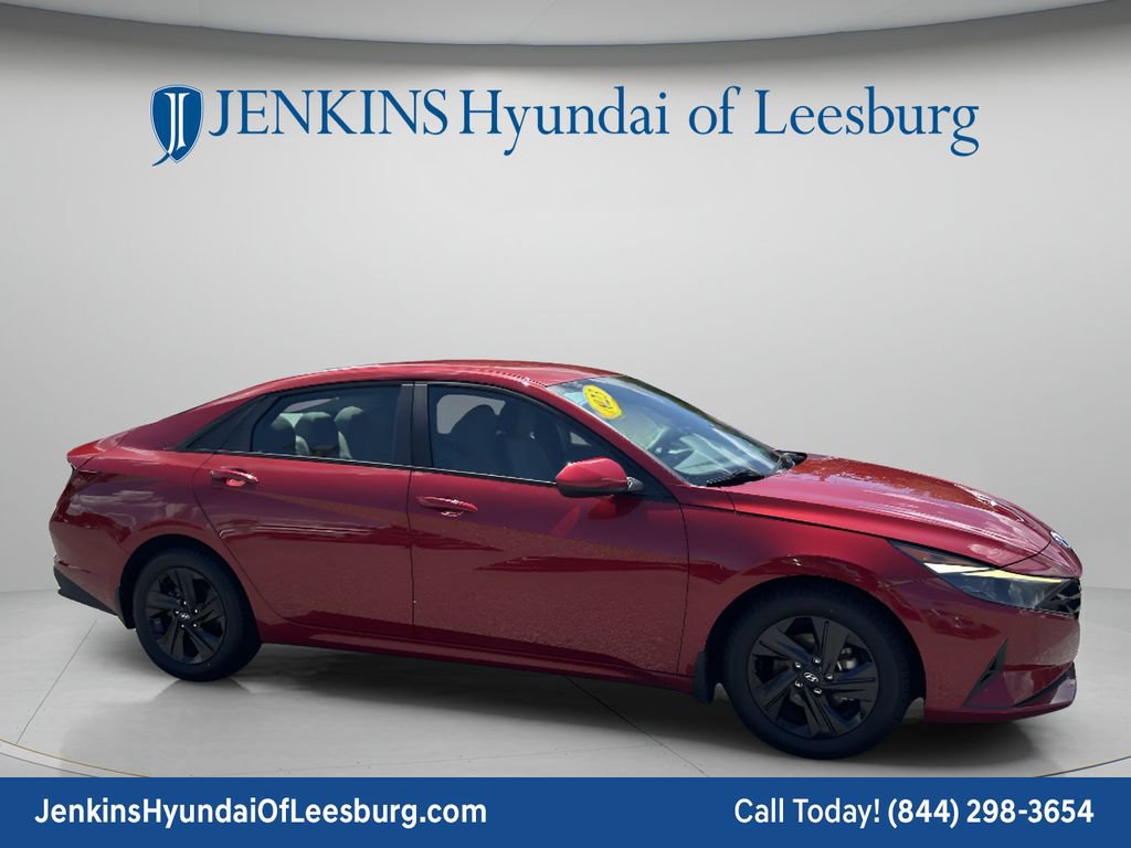 Certified 2023 Hyundai Elantra SEL w/ Preferred Accessory Package FWD image 2
