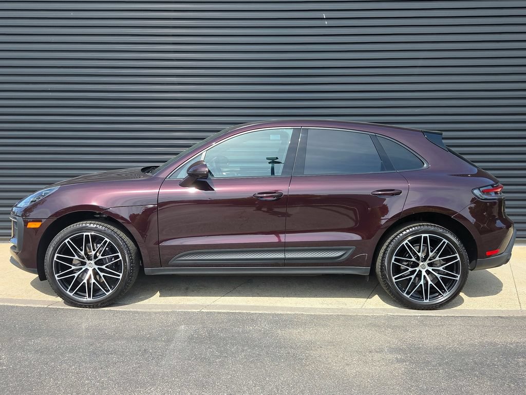 Certified 2026 Porsche Macan AWD/4WD image 2