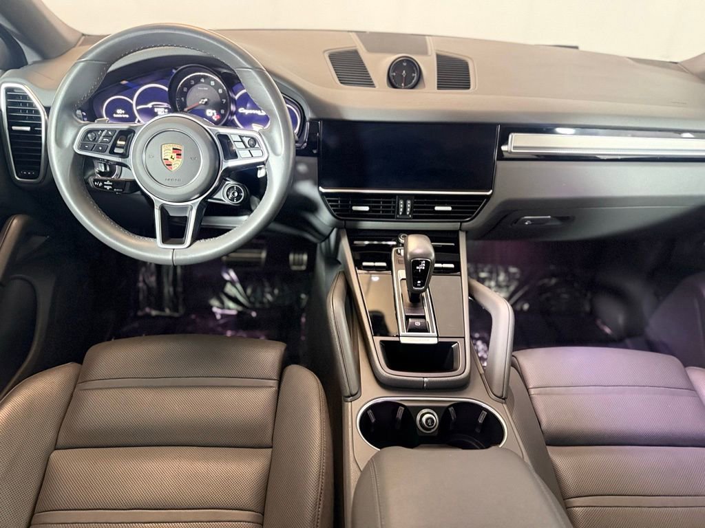 Used 2023 Porsche Cayenne S Platinum w/ Premium Package Plus image 11