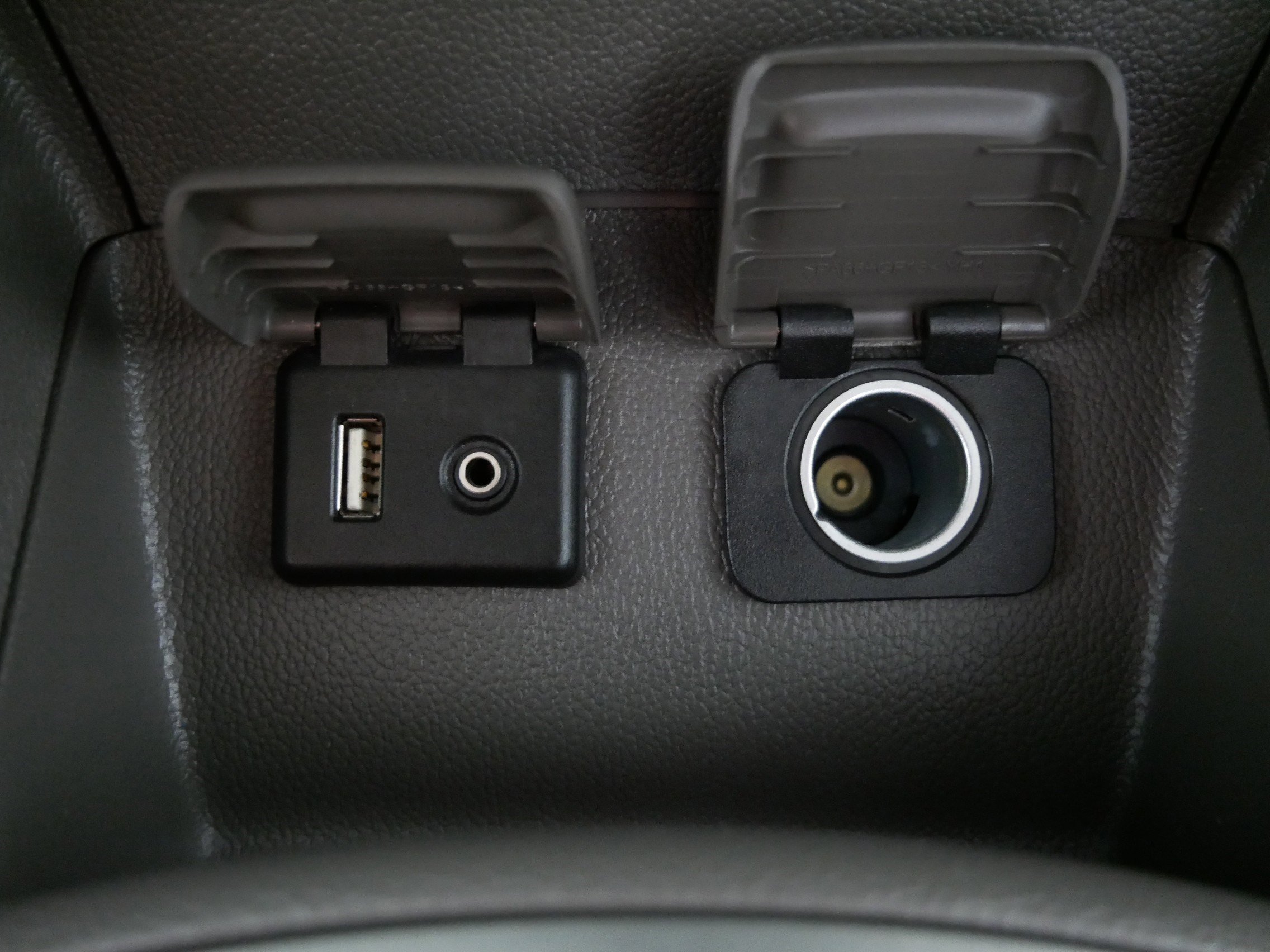 Used 2018 Chevrolet Cruze Premier image 29