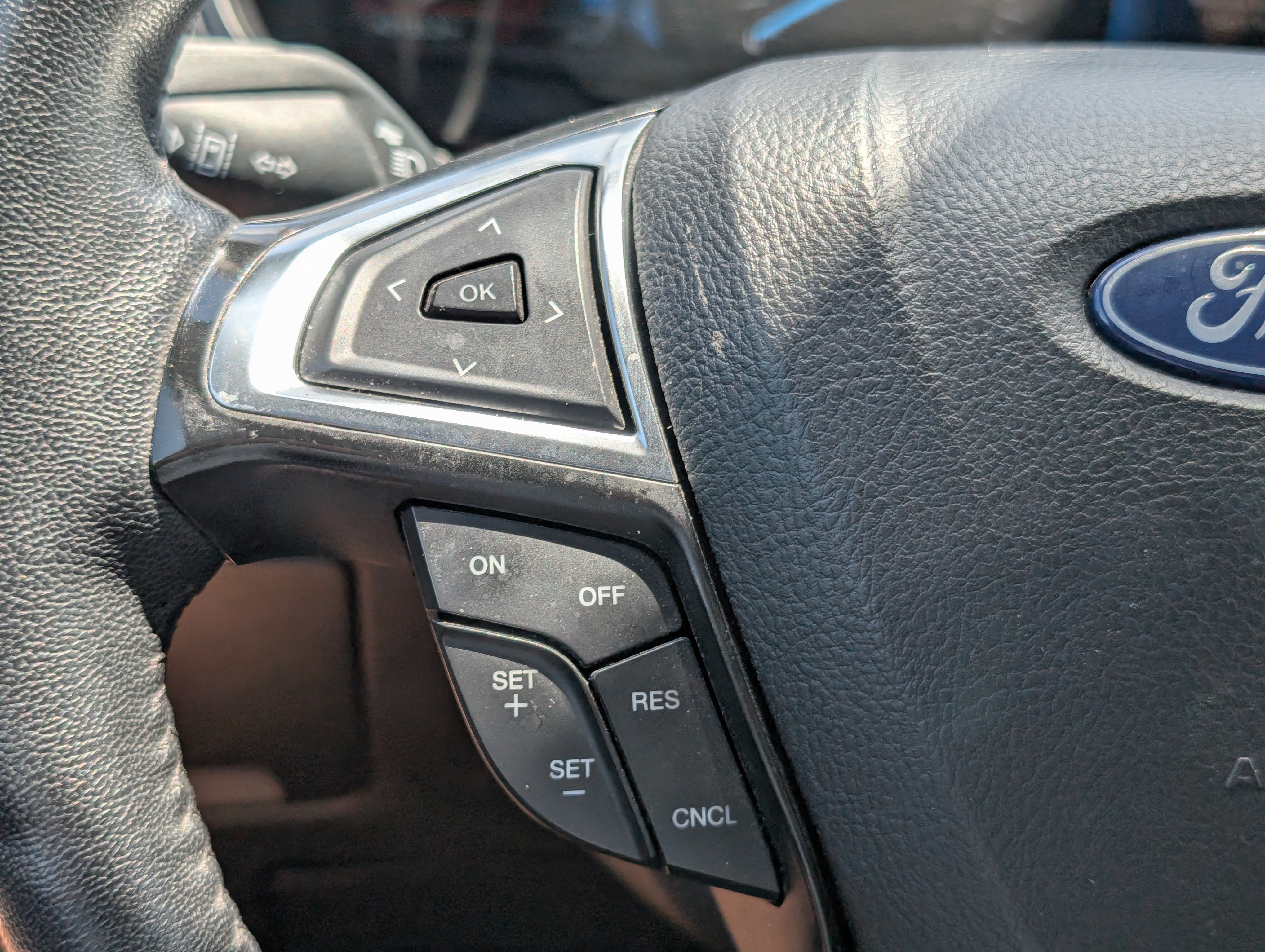 Used 2024 Ford Edge SEL AWD/4WD image 19