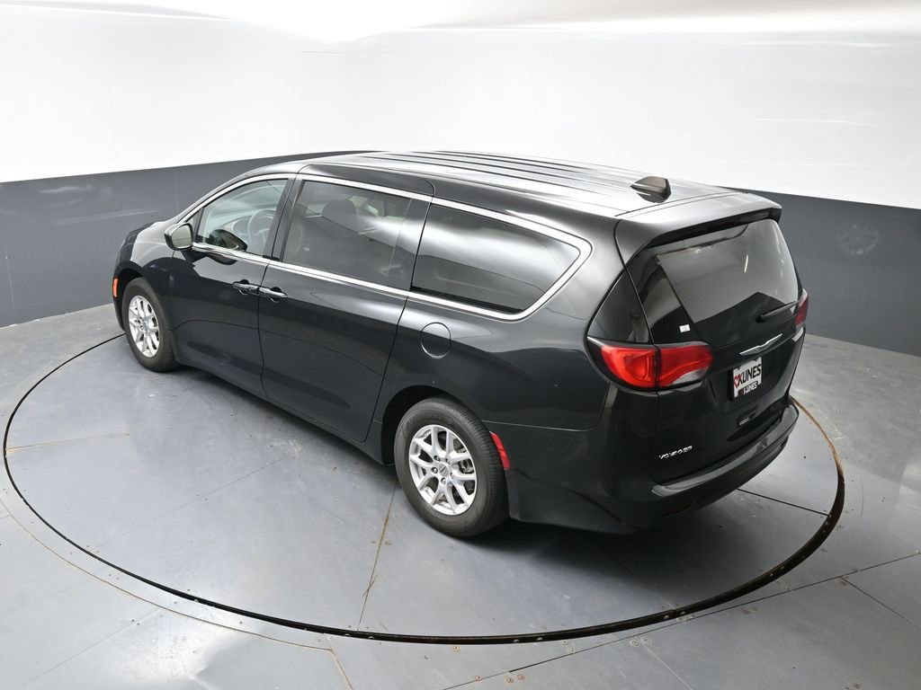 Used 2023 Chrysler Voyager LX FWD image 46
