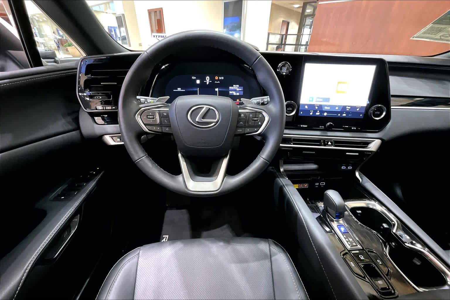 Used 2025 Lexus RX 350 FWD w/ Accessory Package image 5