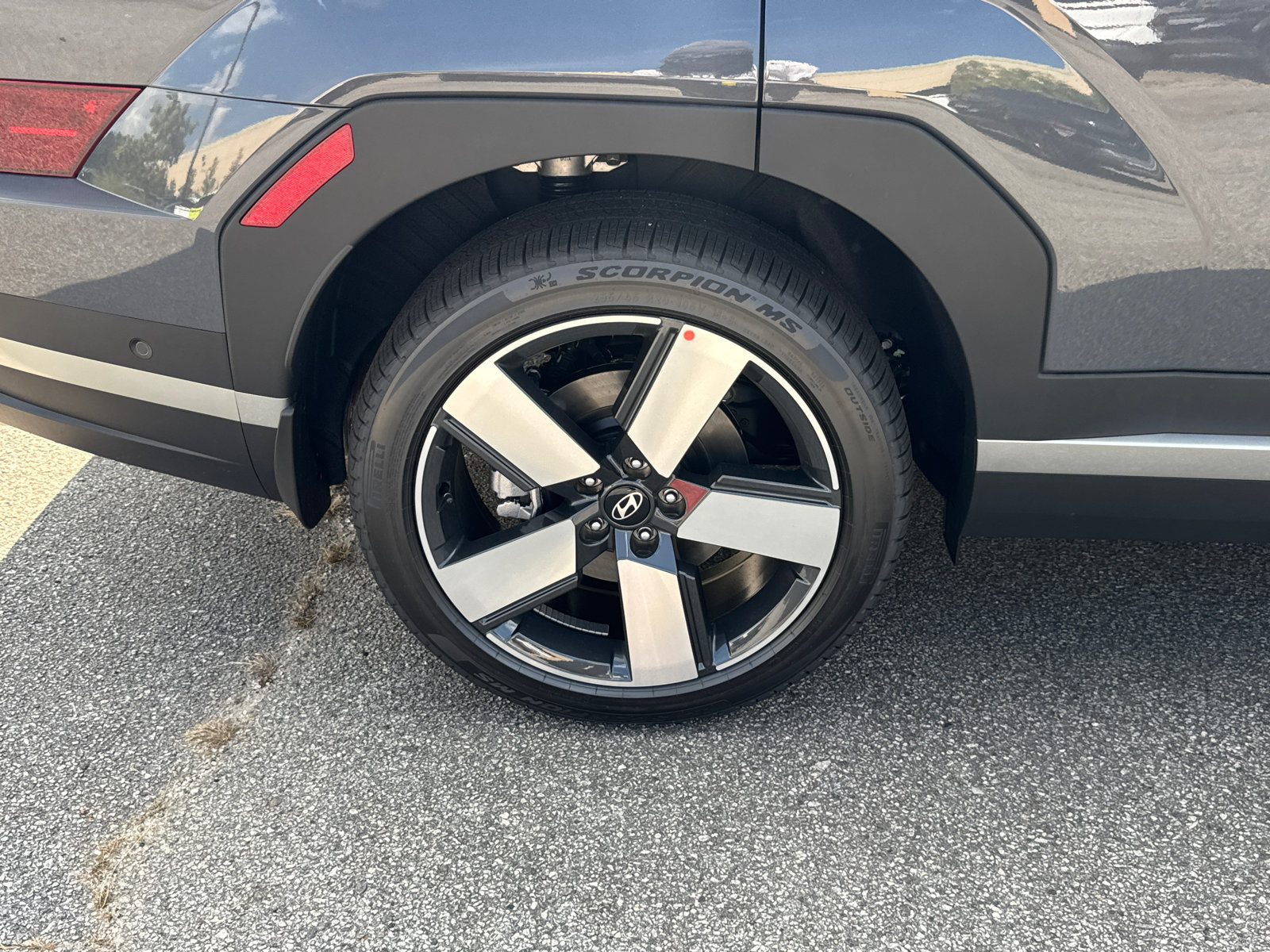 New 2027 Hyundai Santa Fe Limited FWD image 18