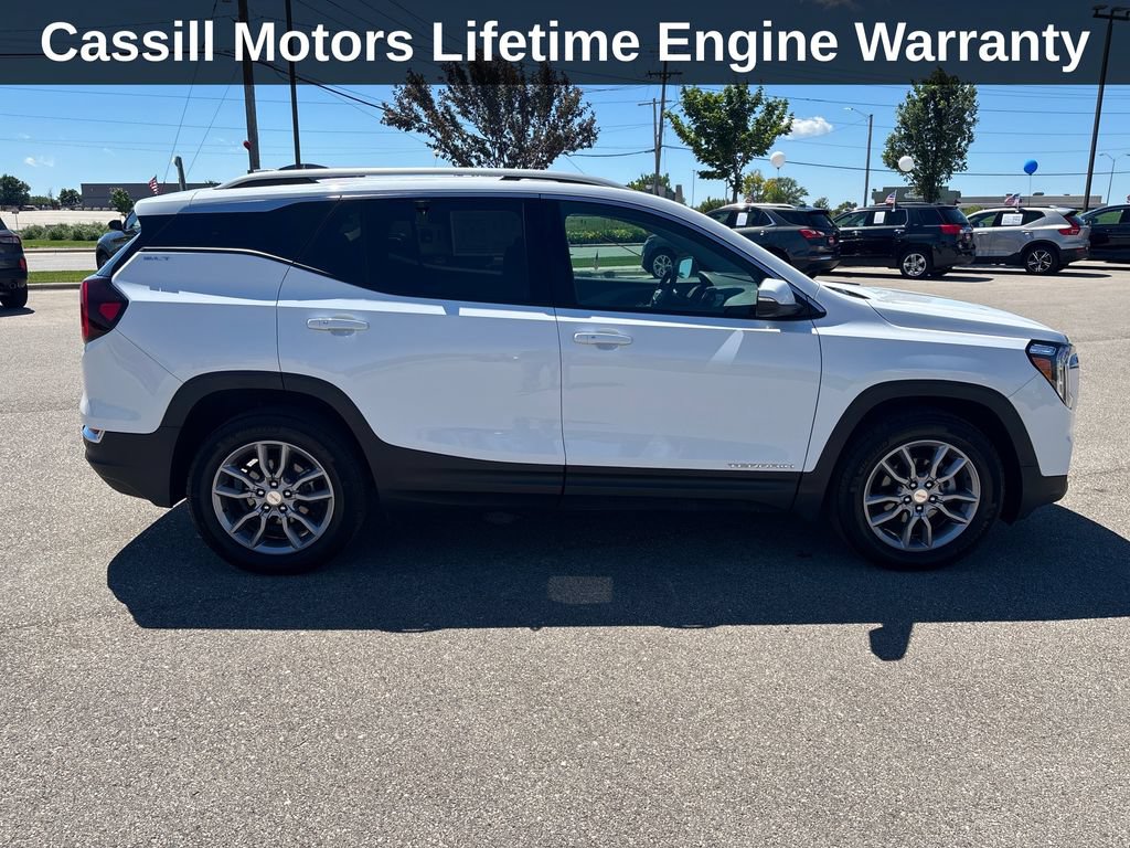 Used 2023 GMC Terrain SLT w/ Tech Package AWD/4WD image 8