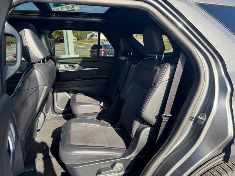 Used 2025 Ford Explorer ST w/ Sun And Sound Package image 12