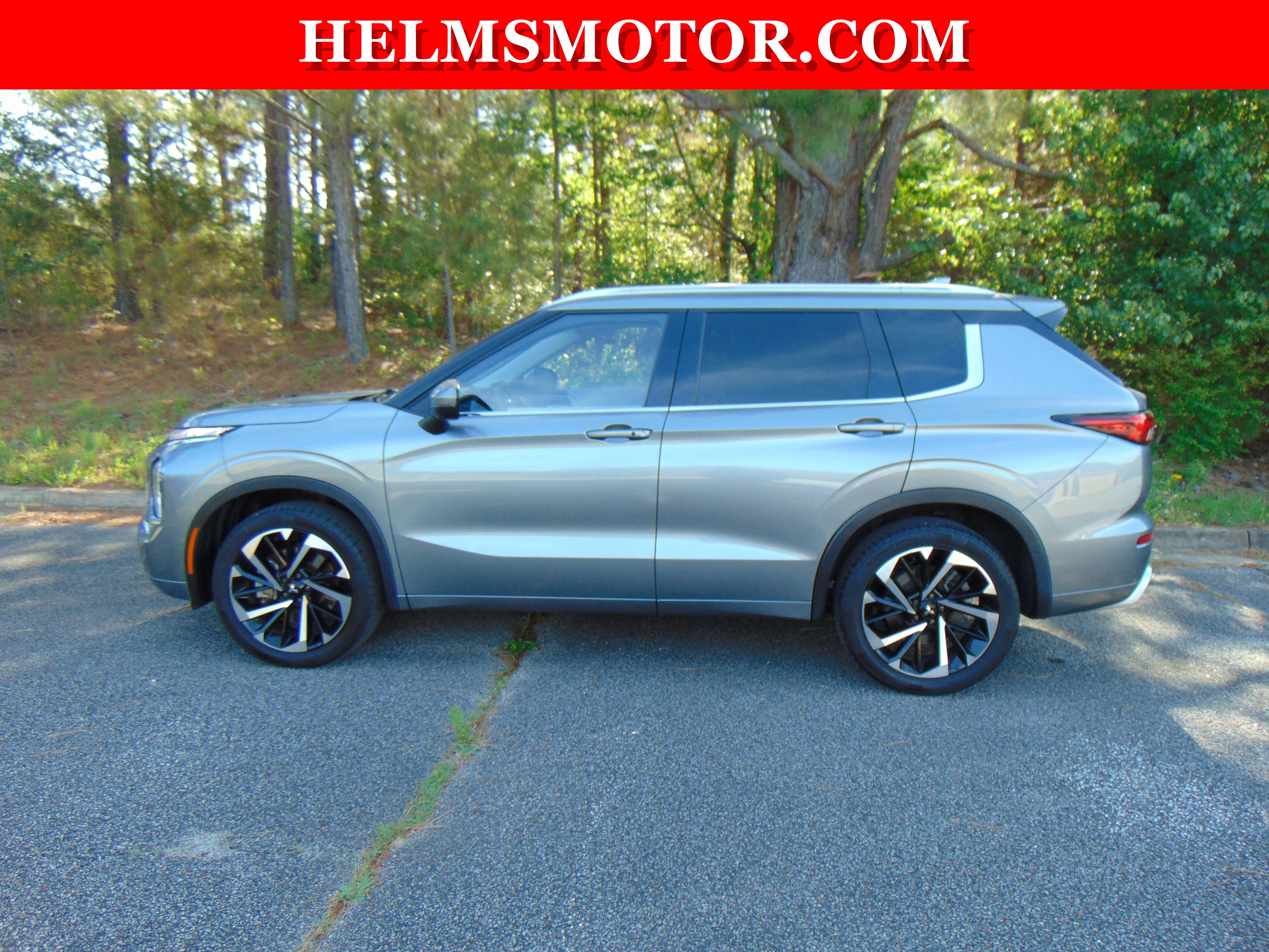 Used 2024 Mitsubishi Outlander SEL FWD image 3