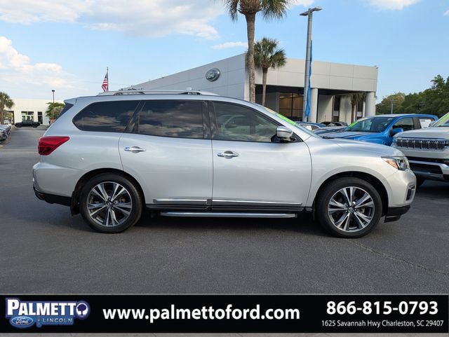 Used 2019 Nissan Pathfinder Platinum FWD image 3