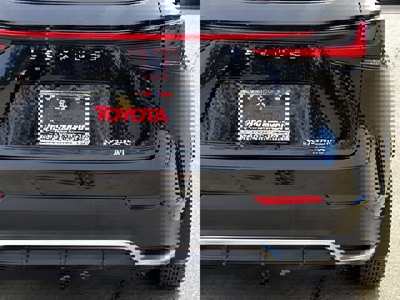 Used 2023 Lexus NX 450h+ F Sport image 6