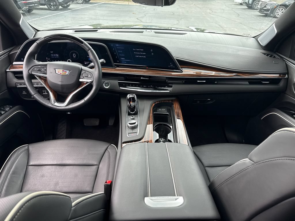 Certified 2024 Cadillac Escalade Premium Luxury w/ Performance Package AWD/4WD image 28