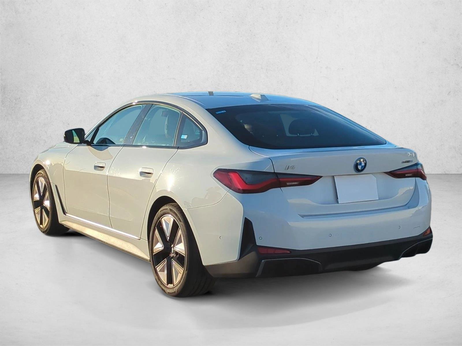 Used 2023 BMW i4 eDrive35 RWD image 8
