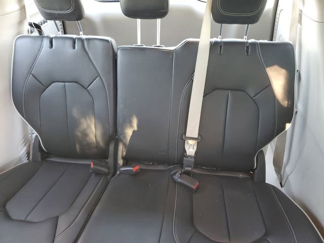 Used 2024 Chrysler Pacifica Limited w/ Uconnect Theater Family Group image 24