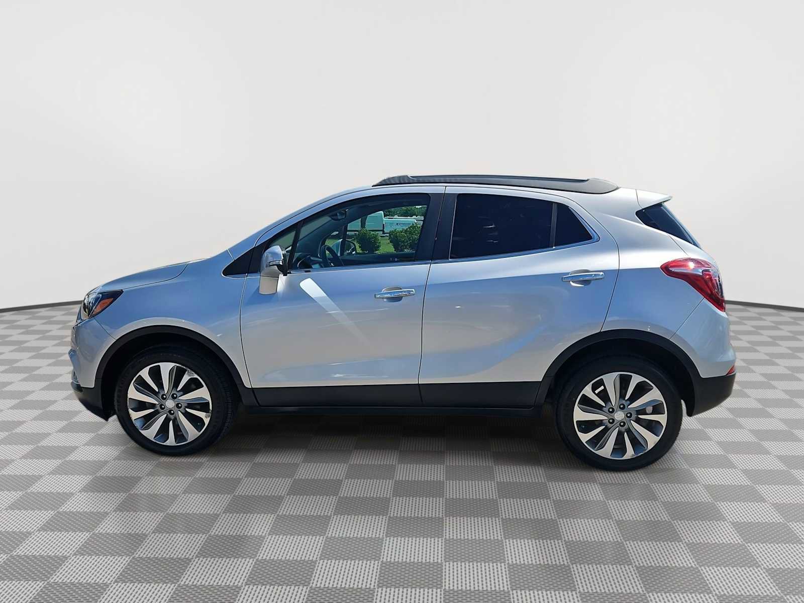 Certified 2018 Buick Encore Preferred FWD image 5