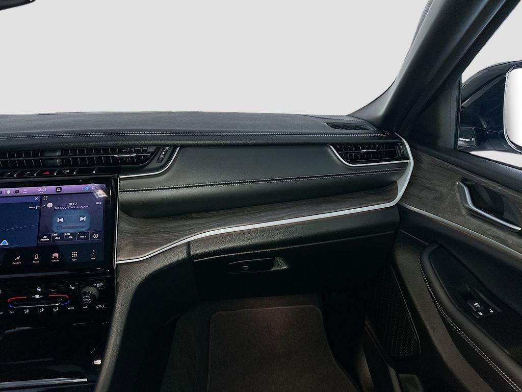 Used 2024 Jeep Grand Cherokee Limited w/ Trailer Tow Package AWD/4WD image 23