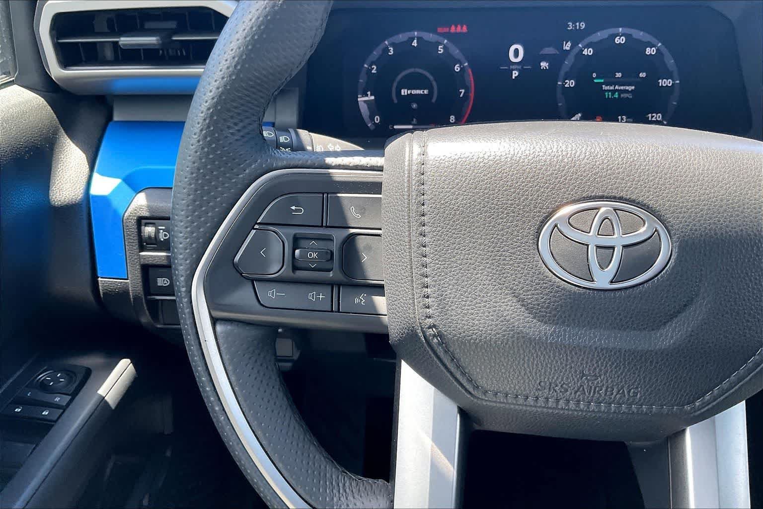 Used 2025 Toyota Tacoma TRD Off-Road AWD/4WD image 24