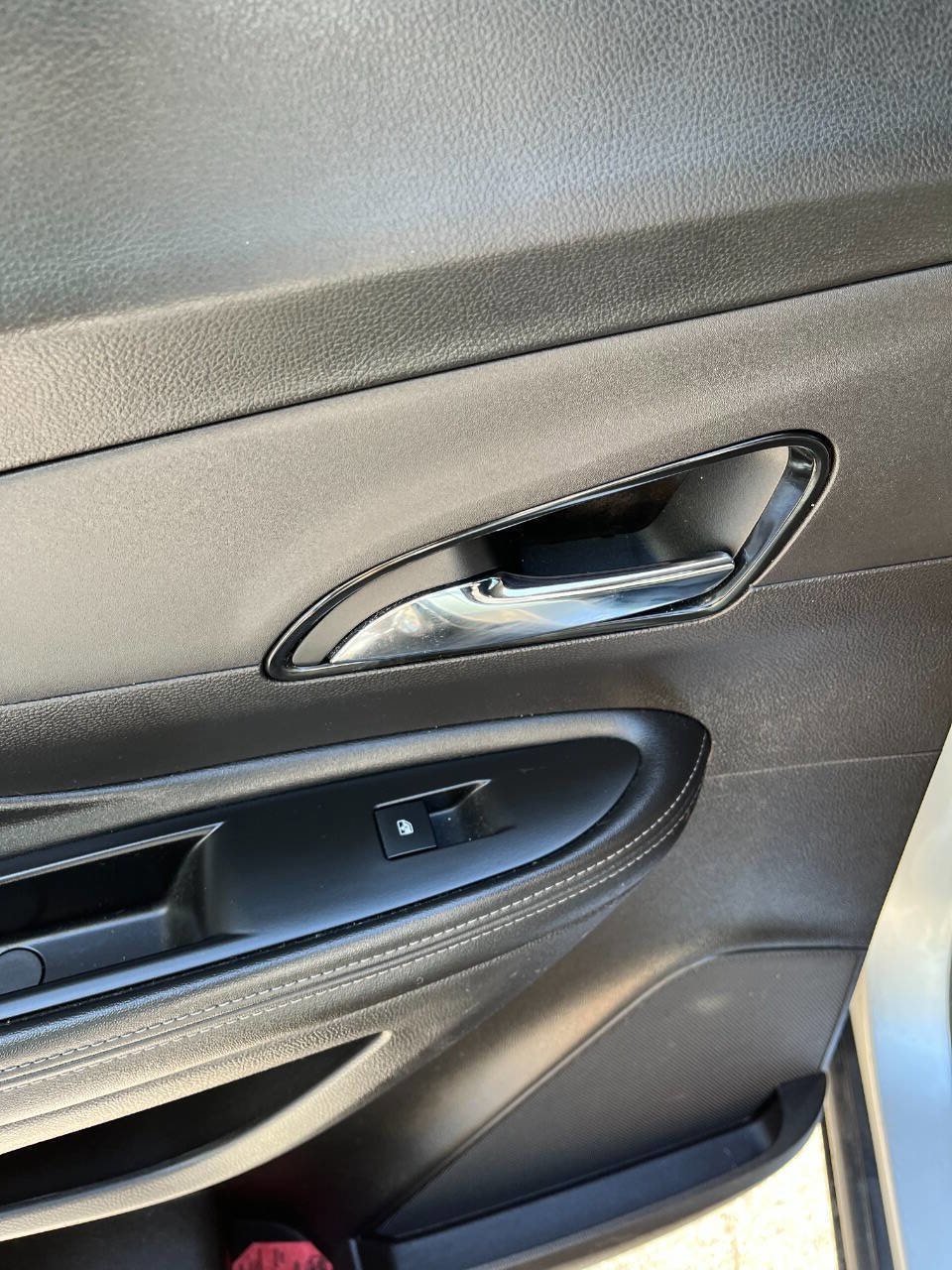 Used 2018 Buick Encore Preferred image 31