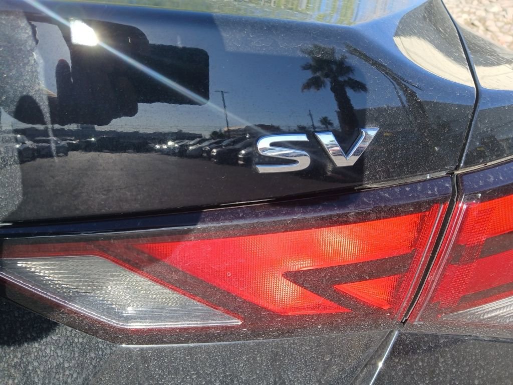 Used 2020 Nissan Sentra SV w/ SV Premium Package FWD image 4