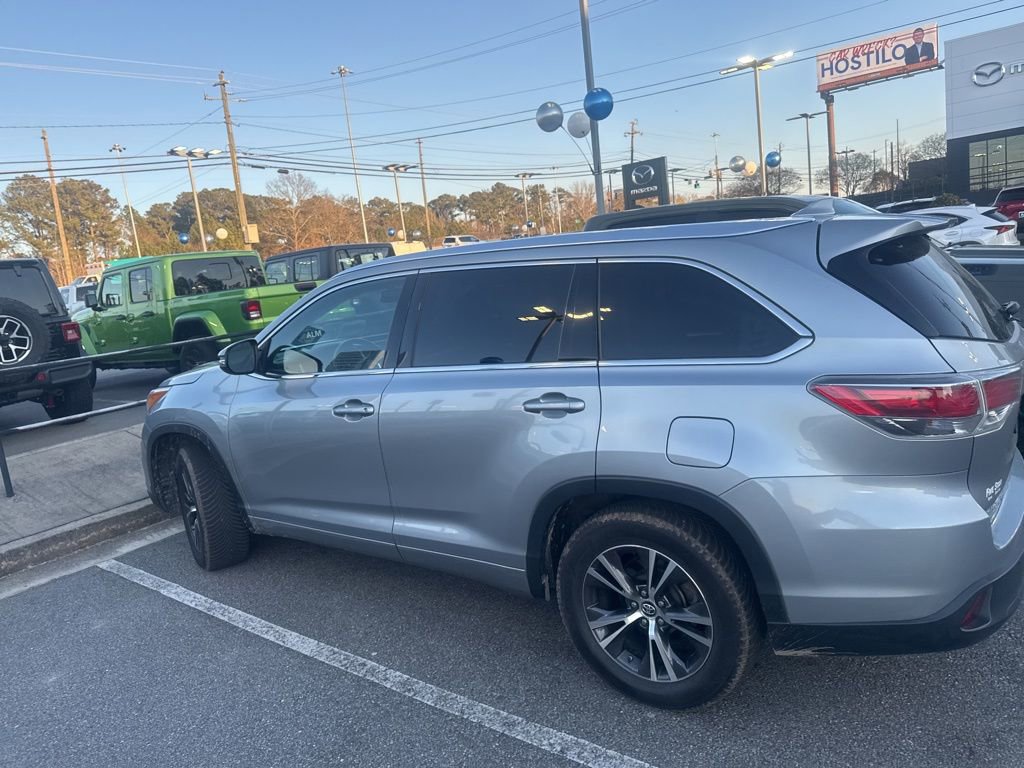 Used 2016 Toyota Highlander XLE image 7