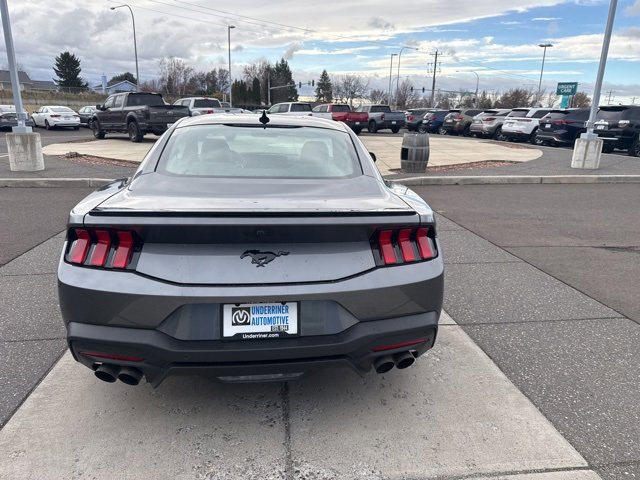 Used 2025 Ford Mustang Premium image 7