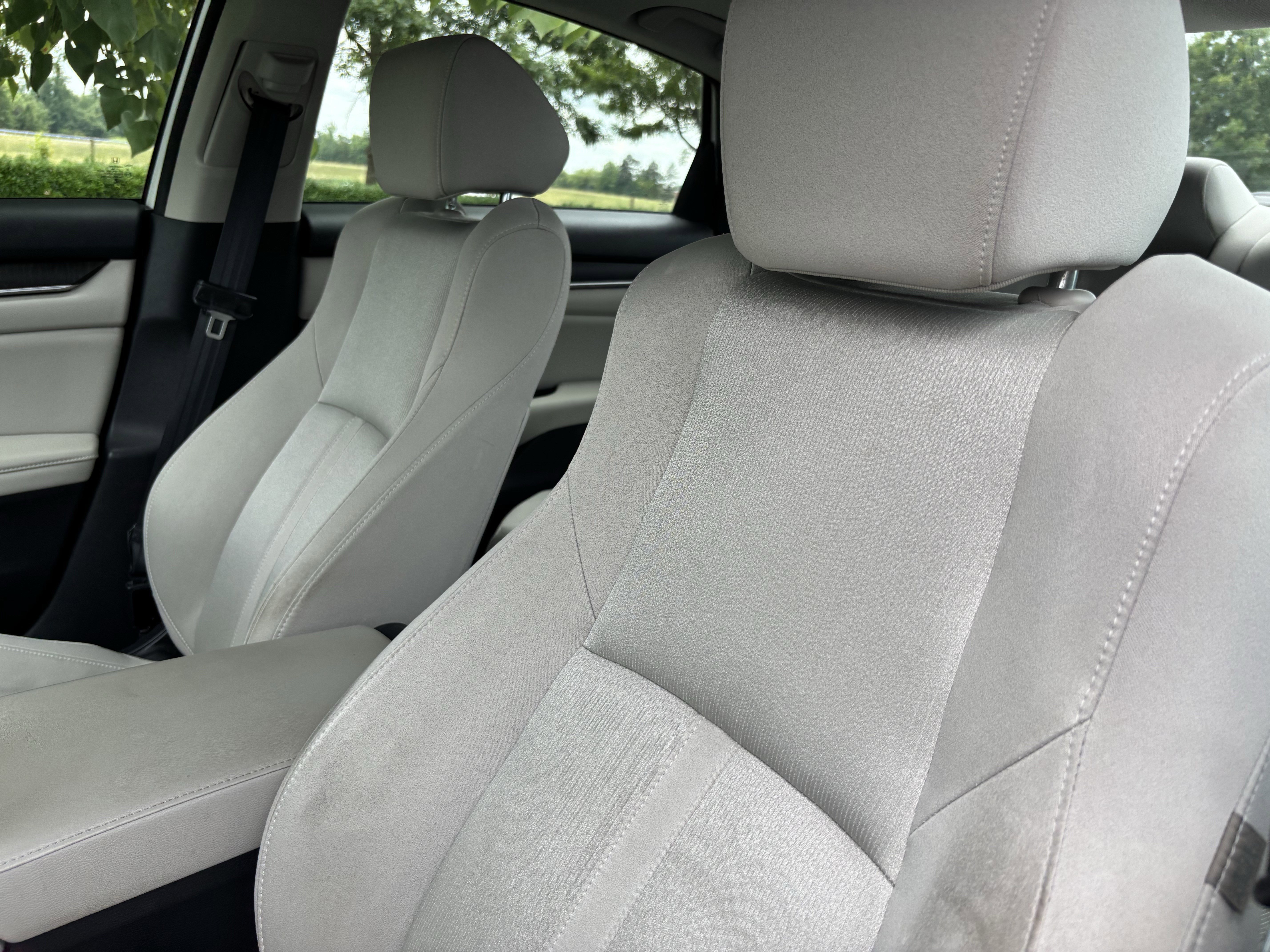 Used 2018 Honda Accord EX image 16