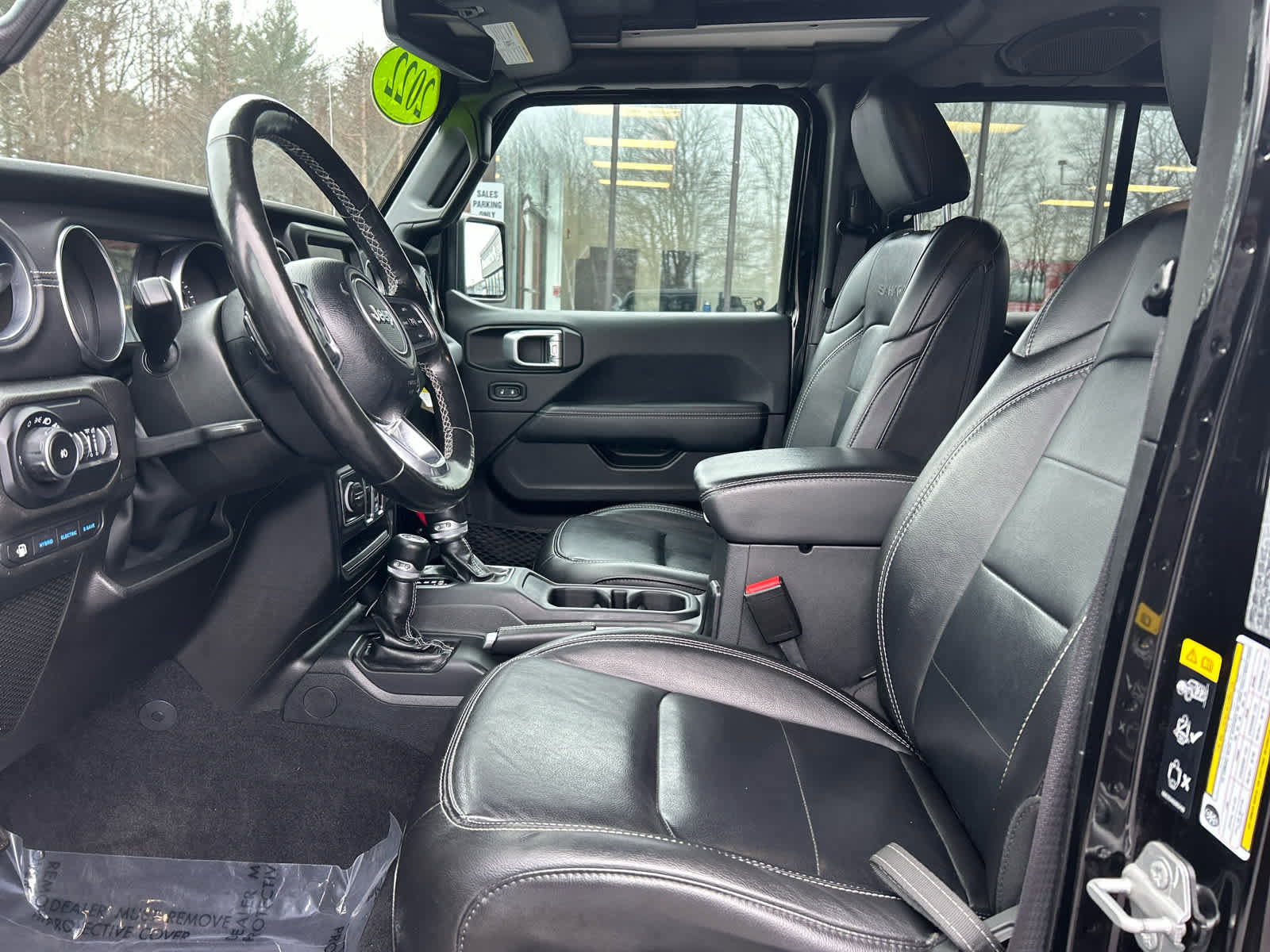 Used 2022 Jeep Wrangler Unlimited Sahara w/ Cold Weather Group image 19