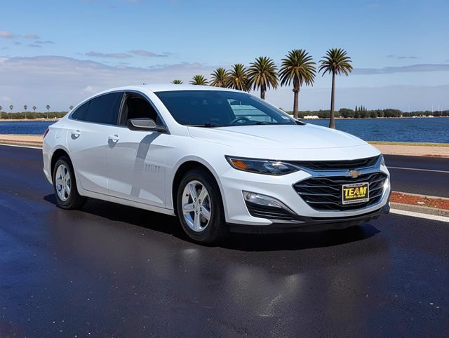 Used 2021 Chevrolet Malibu LS FWD image 4