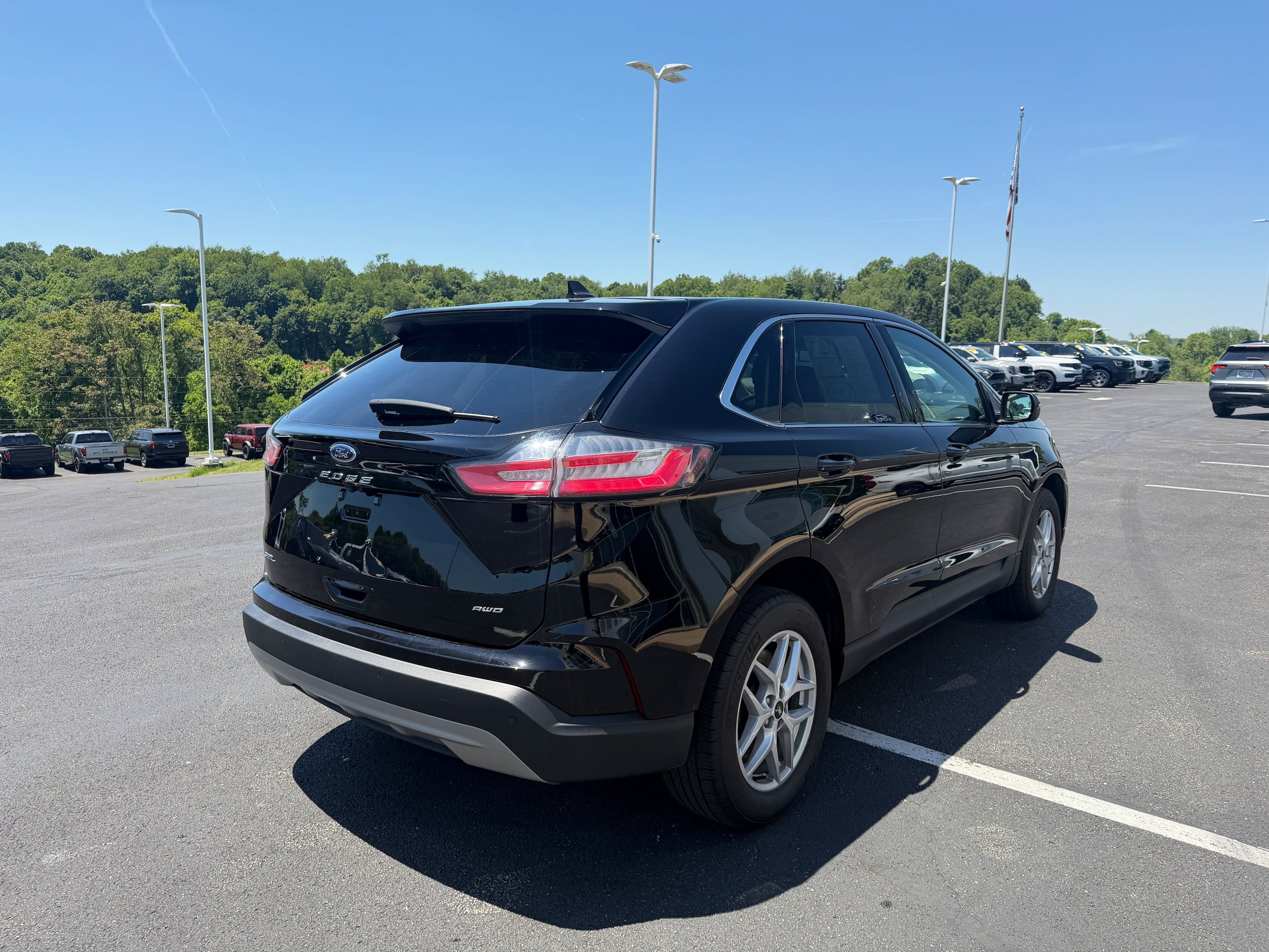 Certified 2024 Ford Edge SEL w/ Convenience Package AWD/4WD image 6
