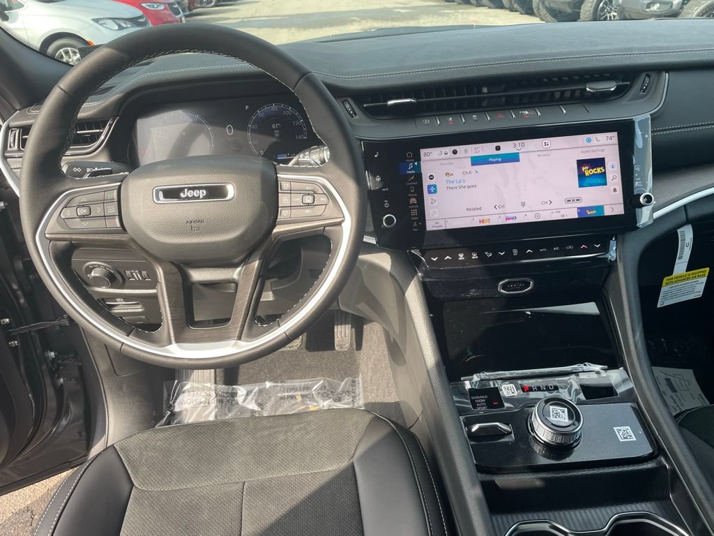 New 2026 Jeep Grand Cherokee Altitude AWD/4WD image 4