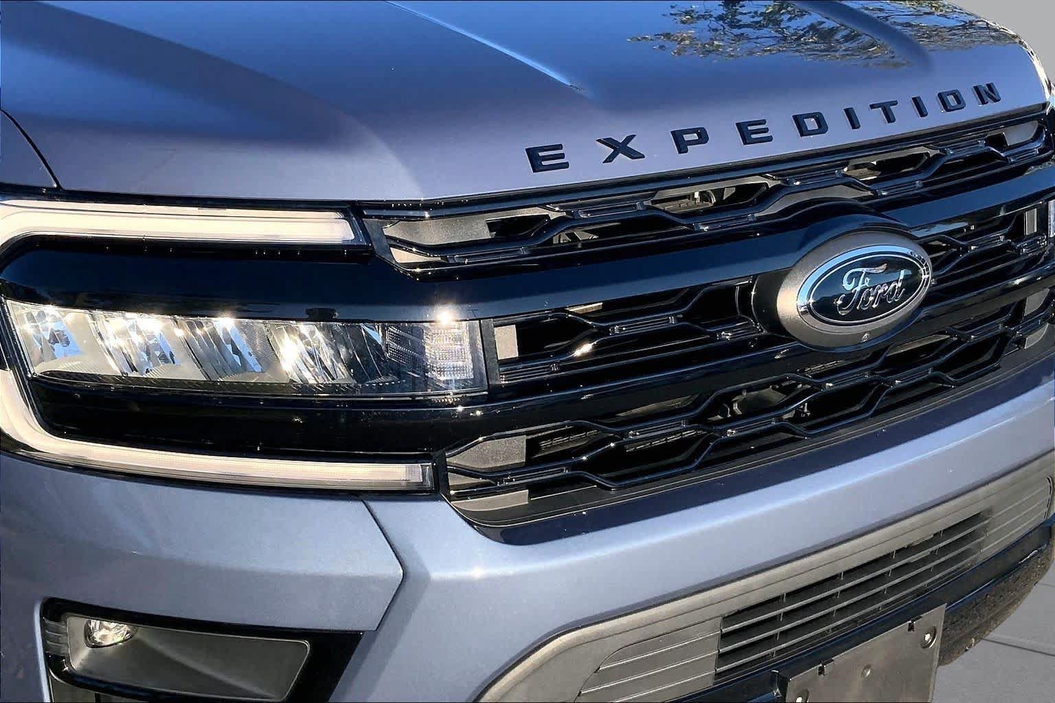 Used 2023 Ford Expedition Limited RWD image 30