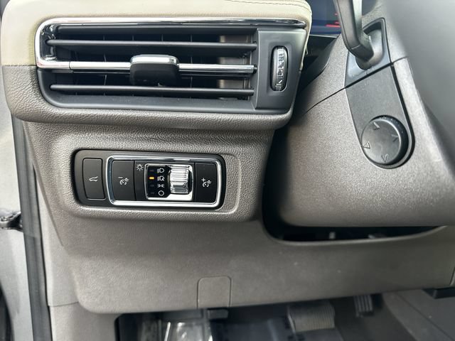 Certified 2024 Lincoln Corsair AWD w/ Equipment Group 101A image 30