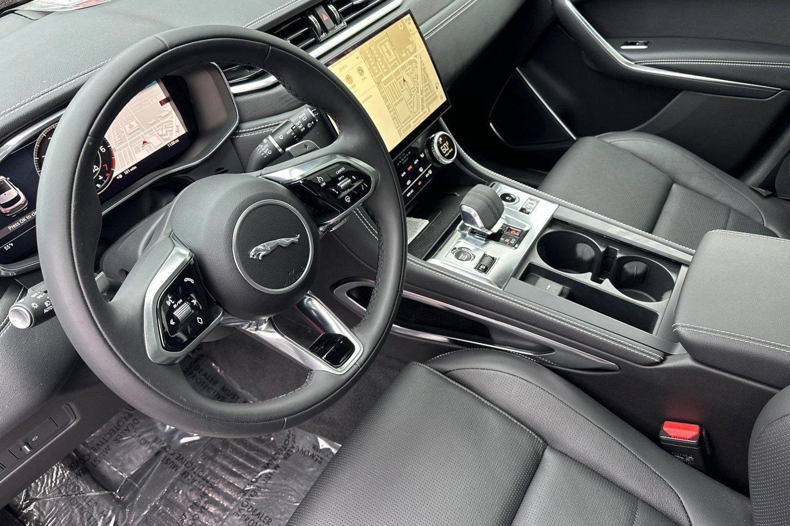 New 2024 Jaguar F-PACE R-Dynamic S AWD/4WD image 13