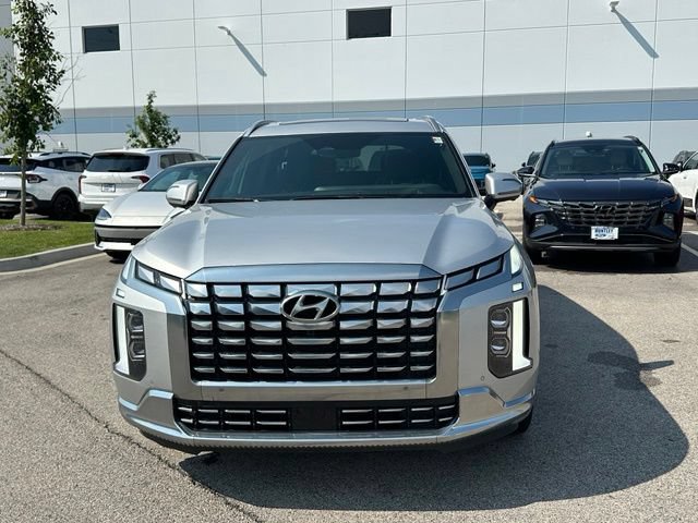 Used 2024 Hyundai Palisade Calligraphy FWD image 2