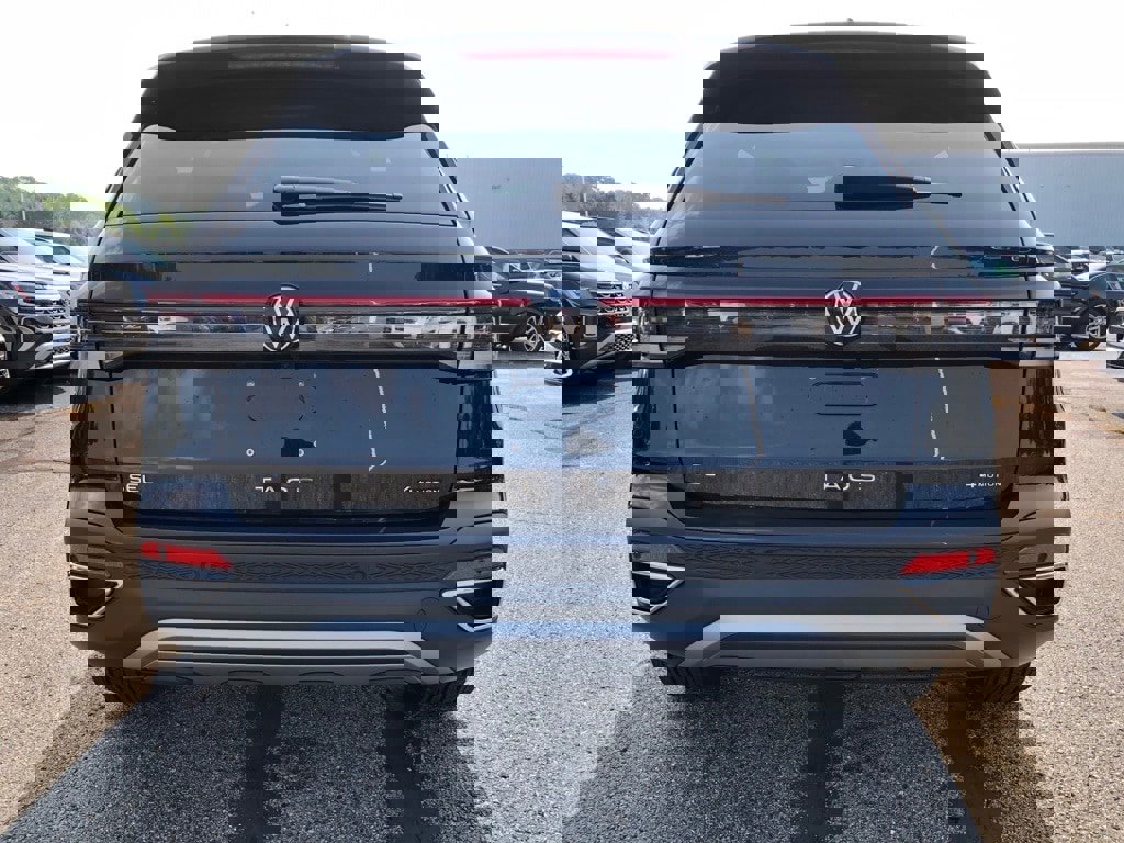 New 2025 Volkswagen Taos SEL image 5