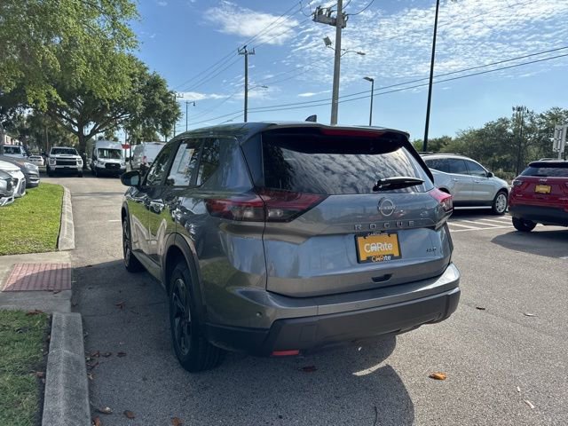 Used 2025 Nissan Rogue SV AWD/4WD image 5