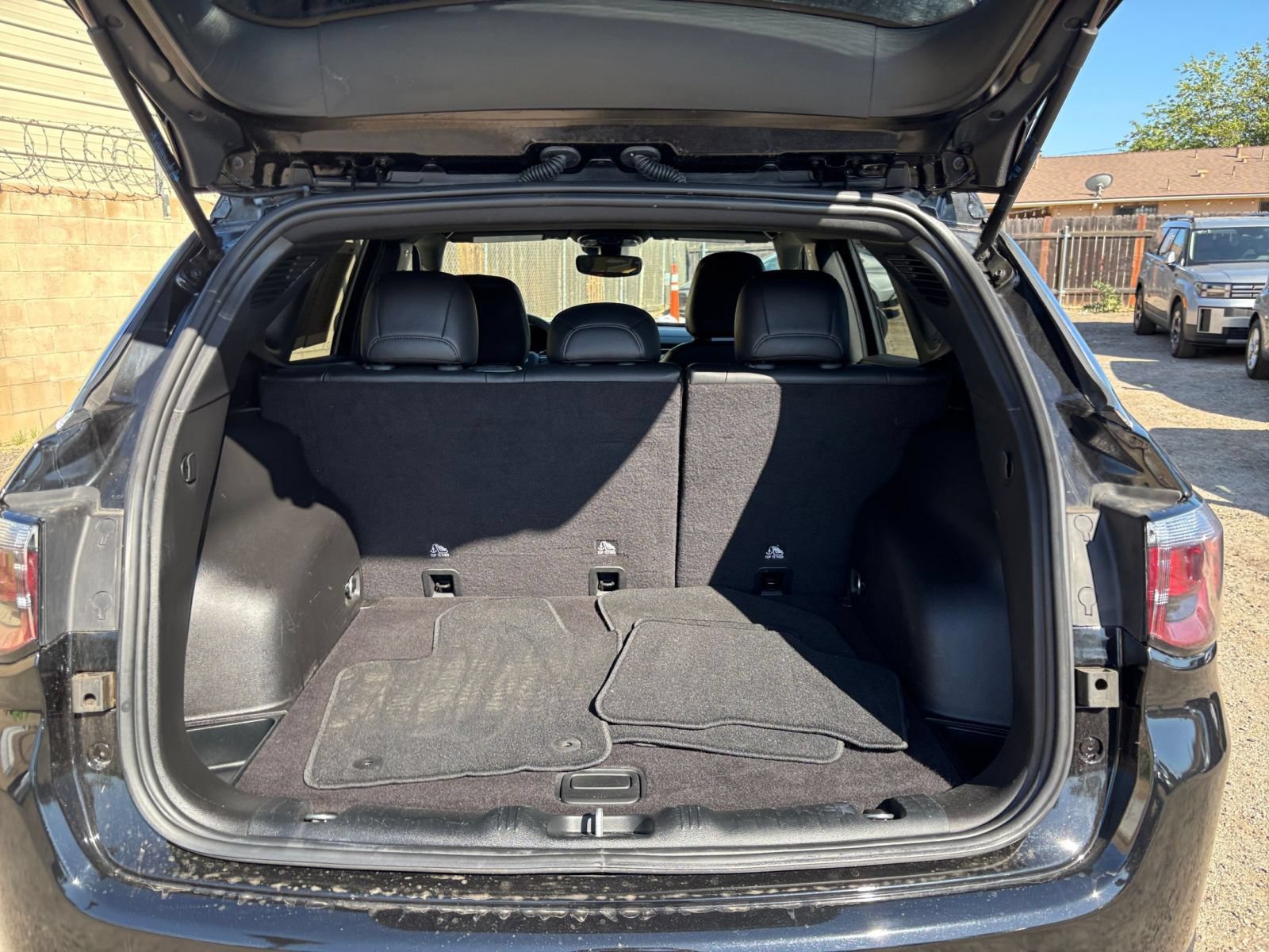 Used 2025 Jeep Compass Latitude AWD/4WD image 30