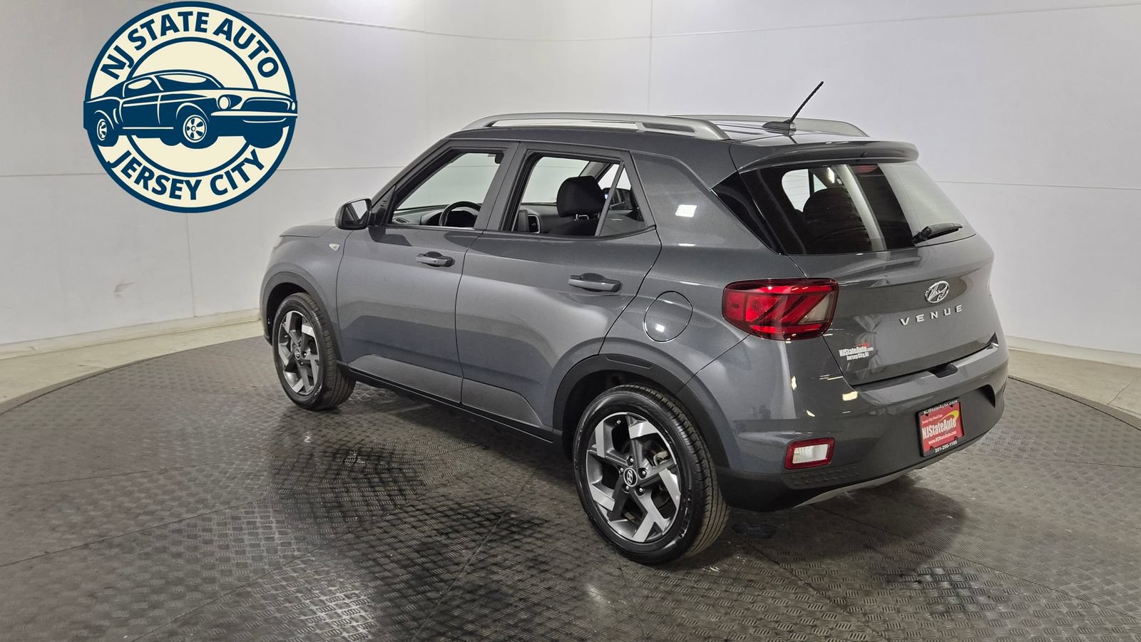 Used 2026 Hyundai Venue SEL FWD image 5