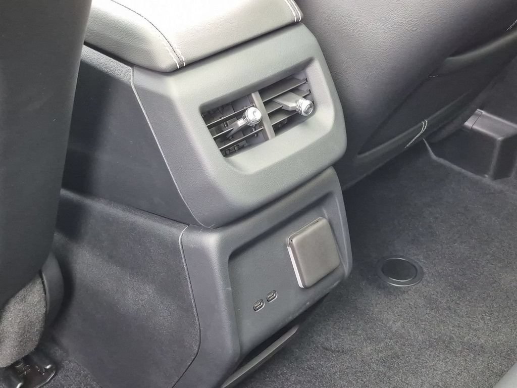 Used 2027 Cadillac Optiq Luxury RWD image 20