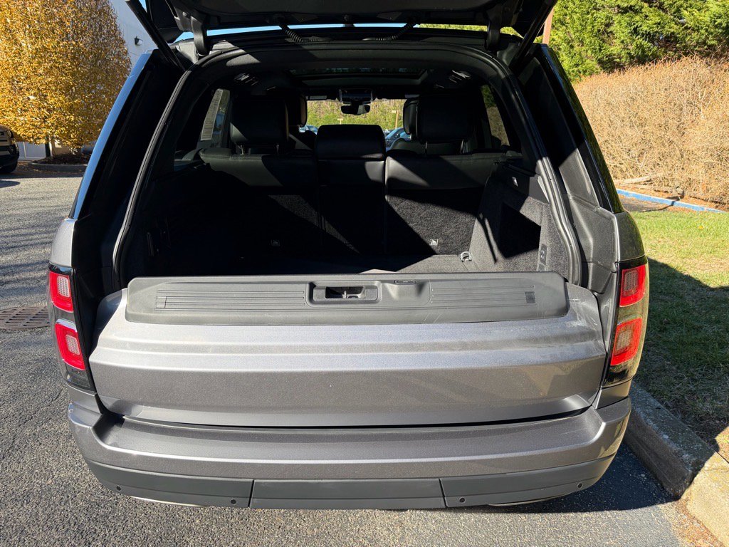 Used 2020 Land Rover Range Rover HSE image 5