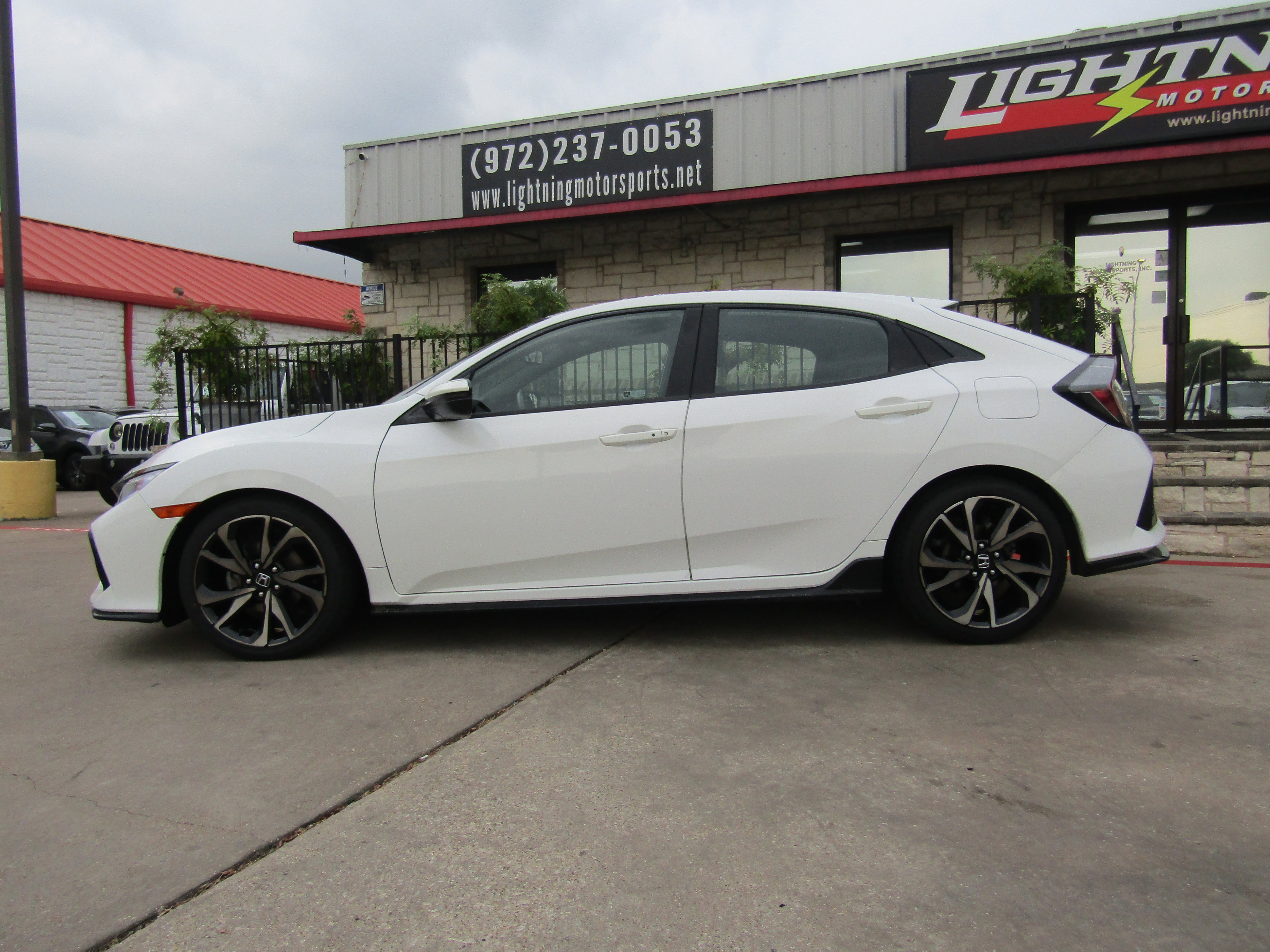 Used 2019 Honda Civic Sport Touring image 2