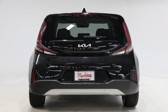 Used 2025 Kia Soul LX w/ LX Technology Package FWD image 6