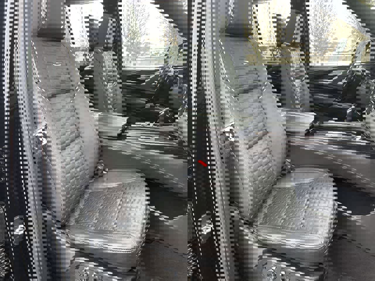 Used 2023 Cadillac Escalade V w/ LPO, ONYX Package image 14