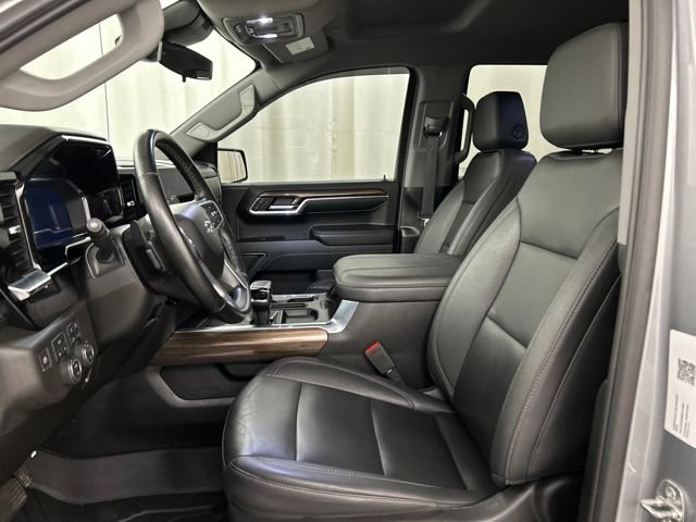 Used 2024 Chevrolet Silverado 1500 RST AWD/4WD image 6