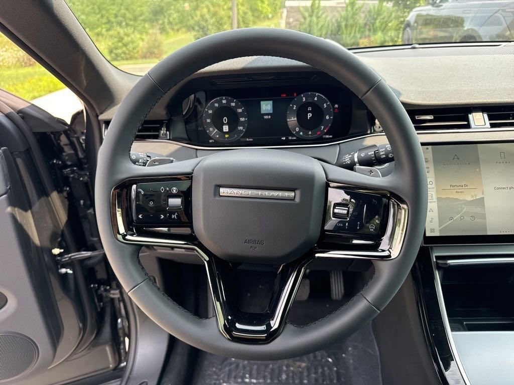 New 2025 Land Rover Range Rover Evoque S image 17