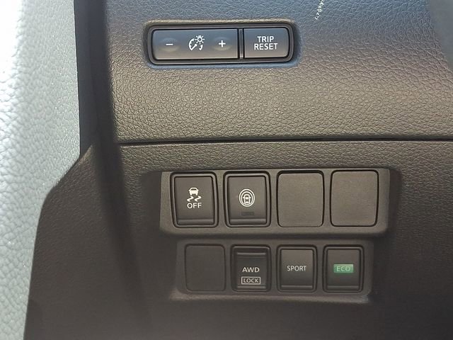 Used 2021 Nissan Rogue Sport S image 23